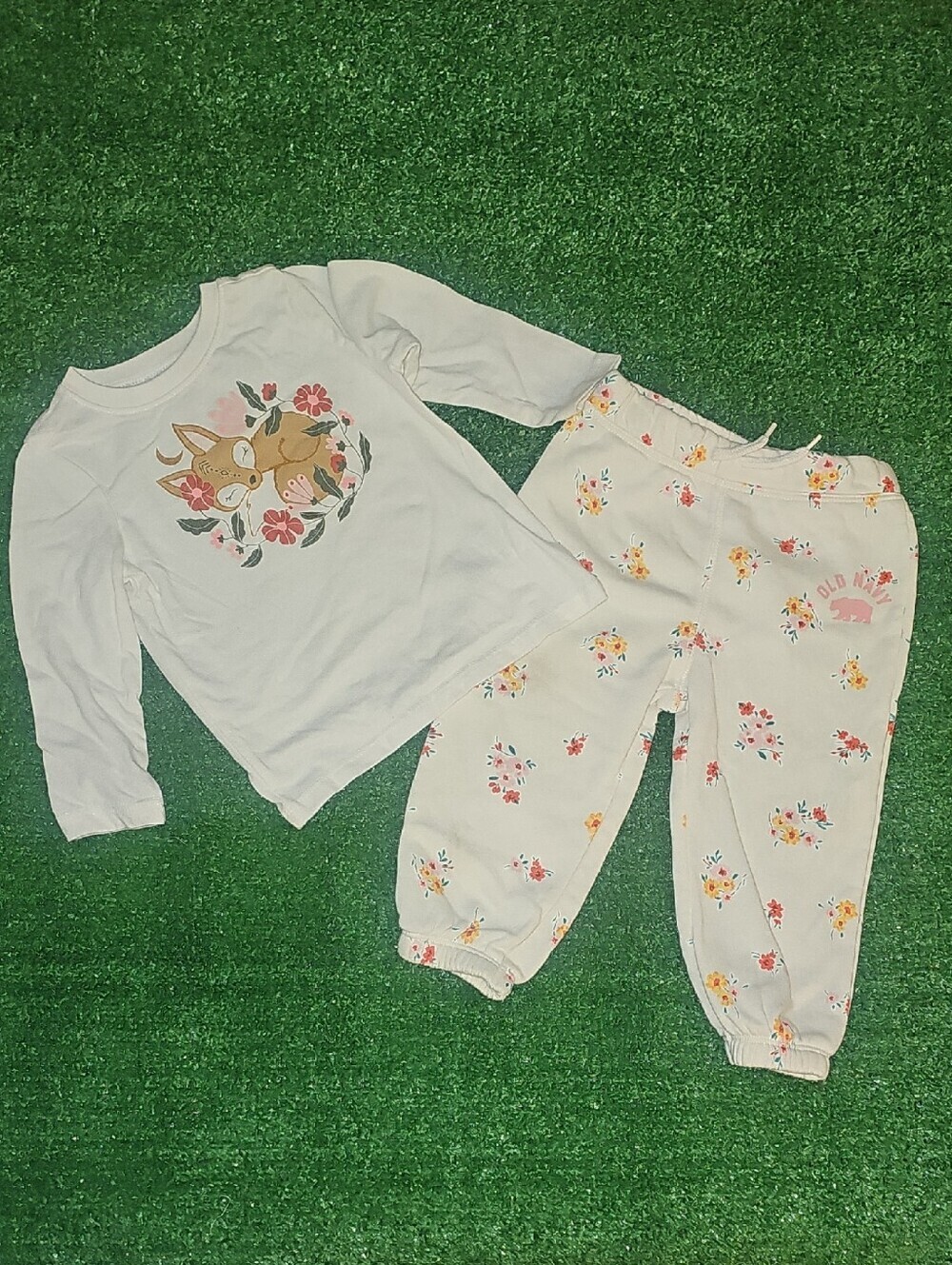 Old Navy Cream Floral /Deer Set